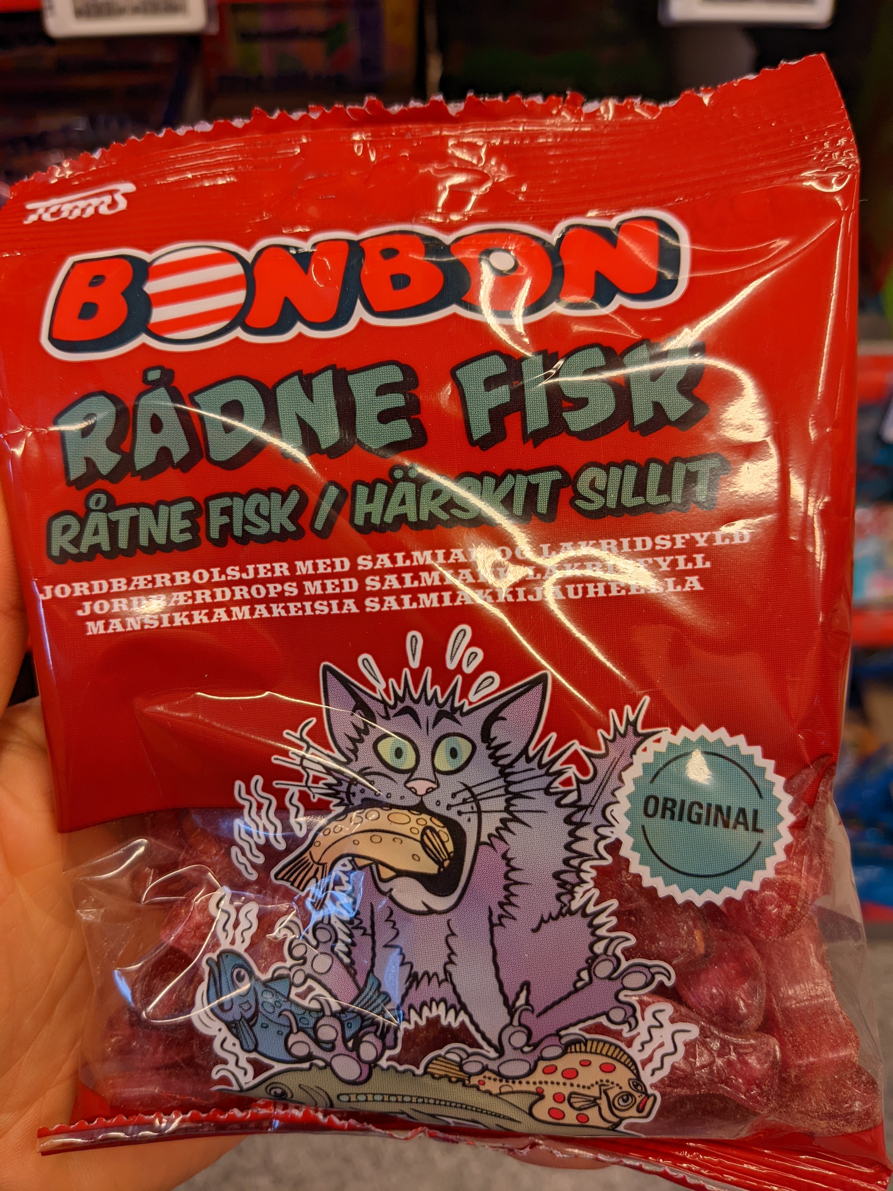 A bag of "rotten fish" (rådne fisk) candies