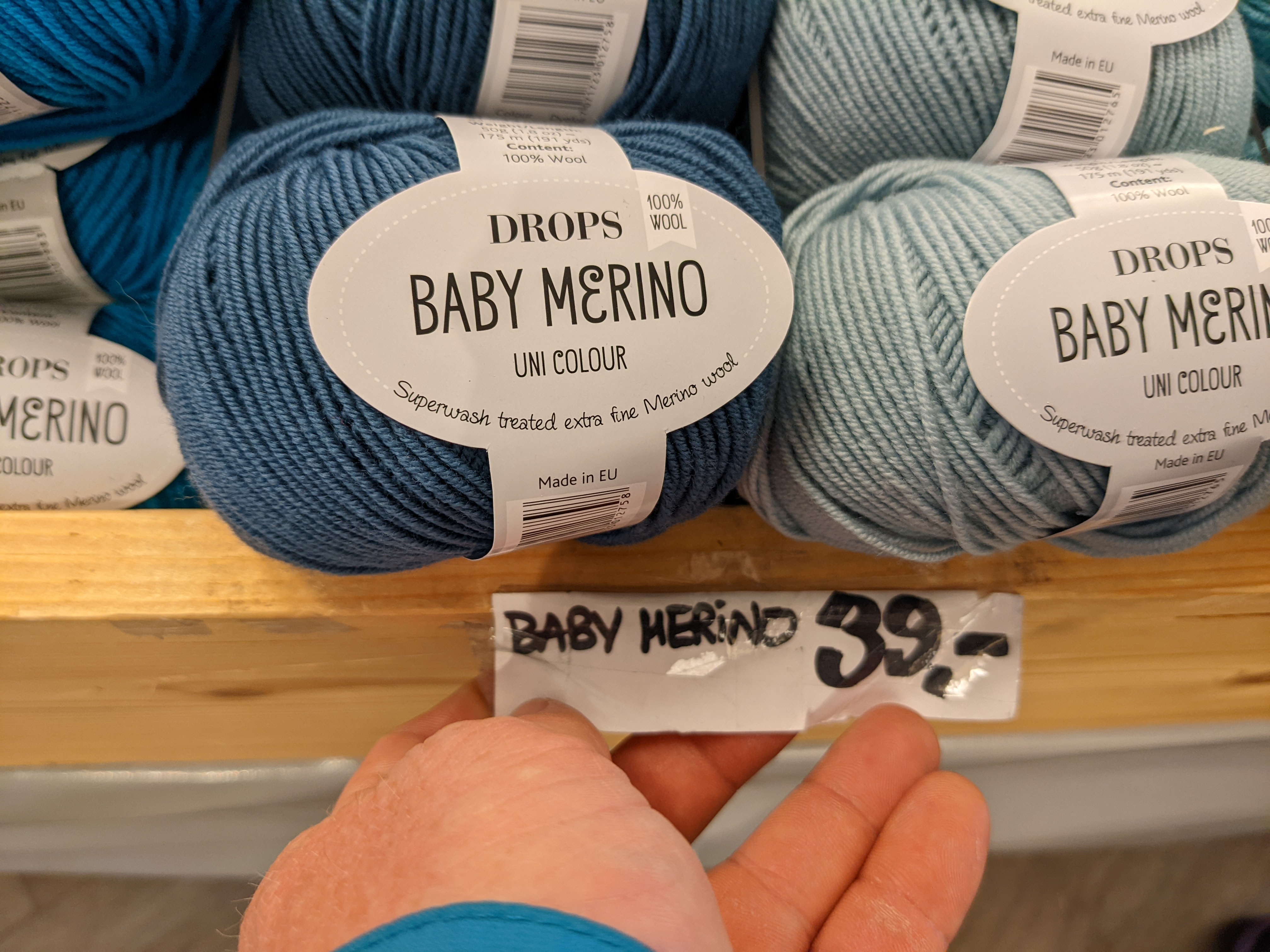 good cheap merino wool yarn in blue