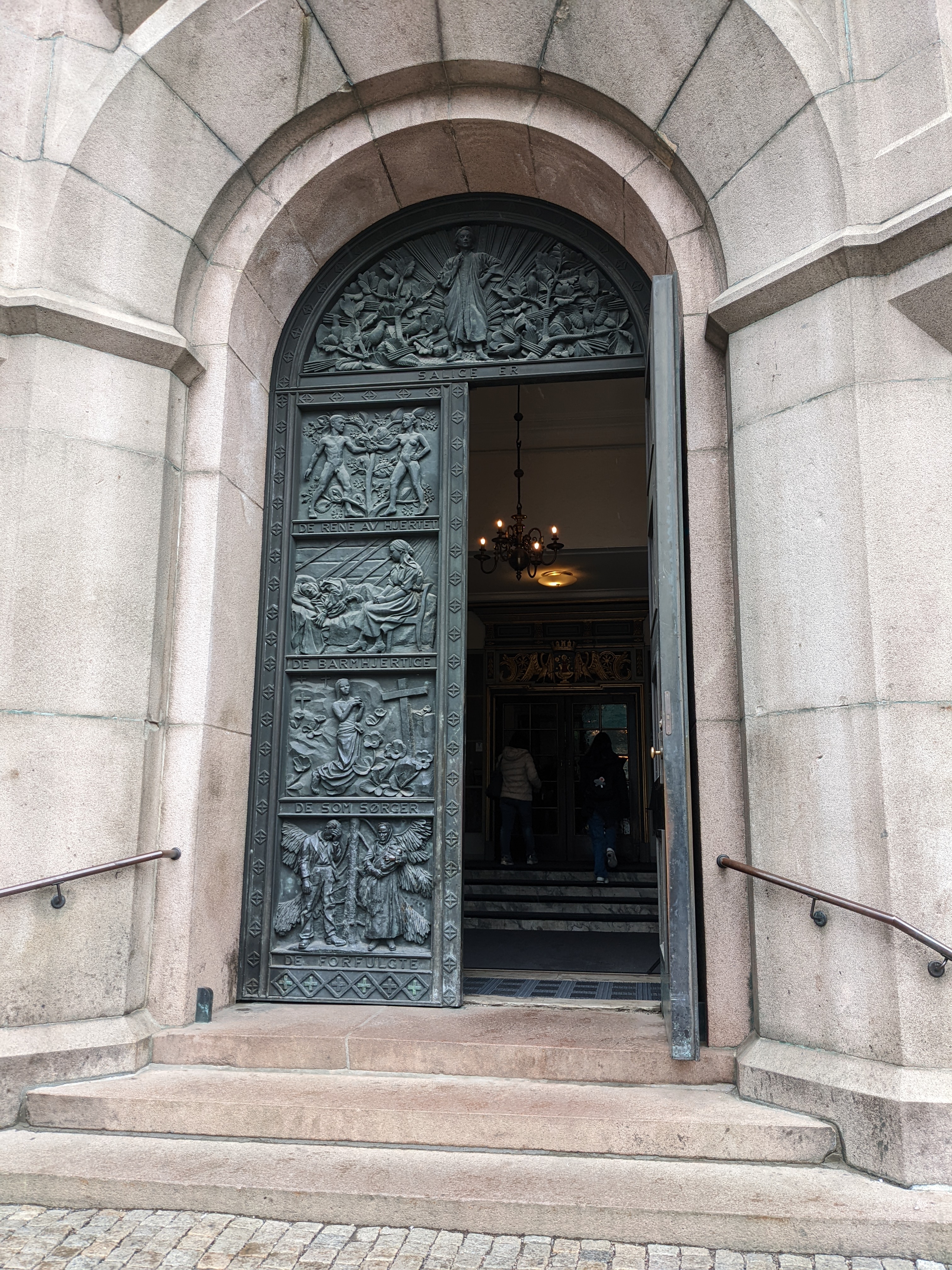 The front doors of the Domkirke