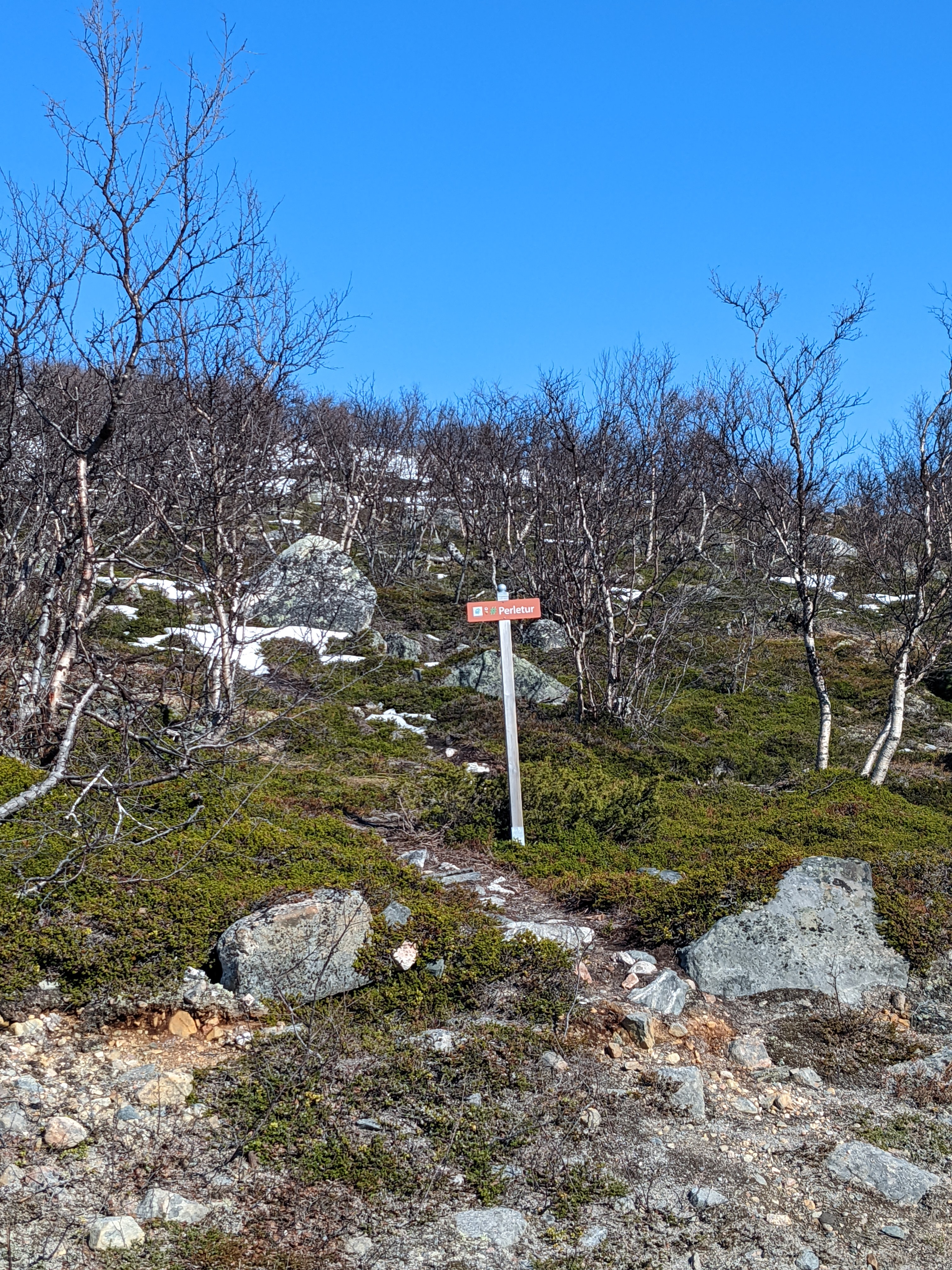 a Perletur sign along our way